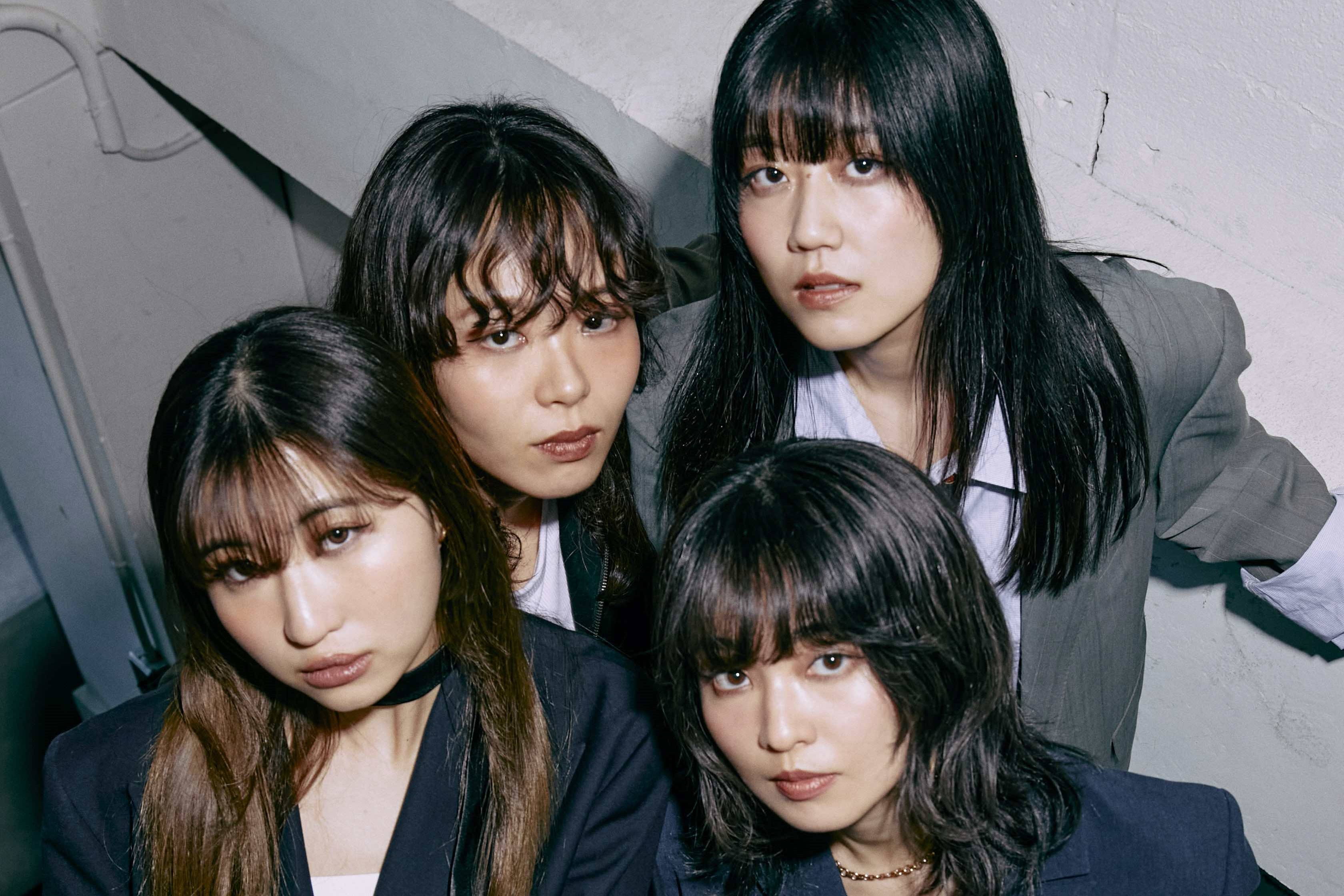 話題沸騰中の4人組ガールズバンドCHIANZがクラウドファンディングで