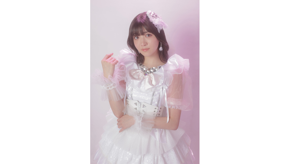 新井ひとみ（あらいひとみ)/コスプレ声ちゃん（こすぷれこえちゃん）/DJ BLUE（でぃーじぇーぶるー）