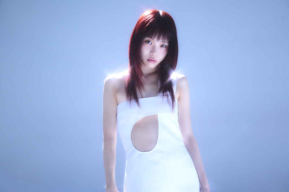 アイナ・ジ・エンド、12月20日(土)に東京ガーデンシアターにて開催したワンマンライブ"nukariari"より「クリスマスカード」のライブ