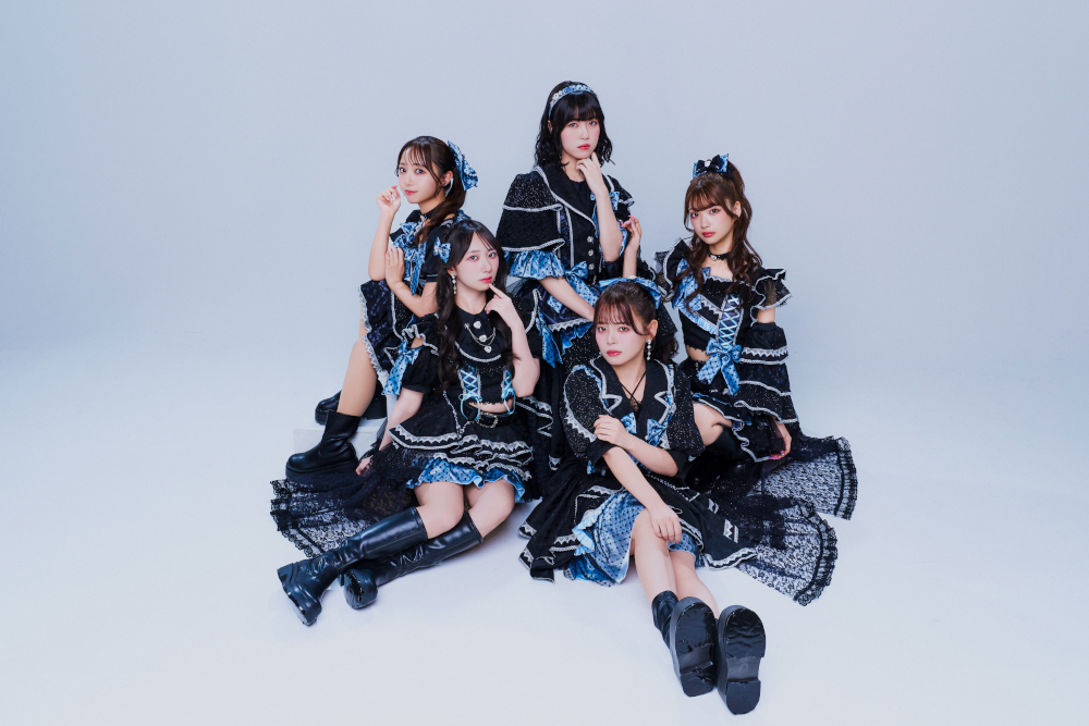 北海道発のアイドルグループ「タイトル未定」地上波TV番組で新曲『プラネタリウム』のライブと新衣装を初披露！