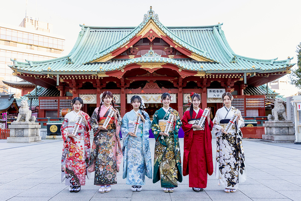 “AKB48 と同い年世代” AKB48 成⼈式イベント初！午年にちなんで“うまい酒”で鏡開き！ 「AKB48 ⼆⼗歳のつどい 2026」レポート