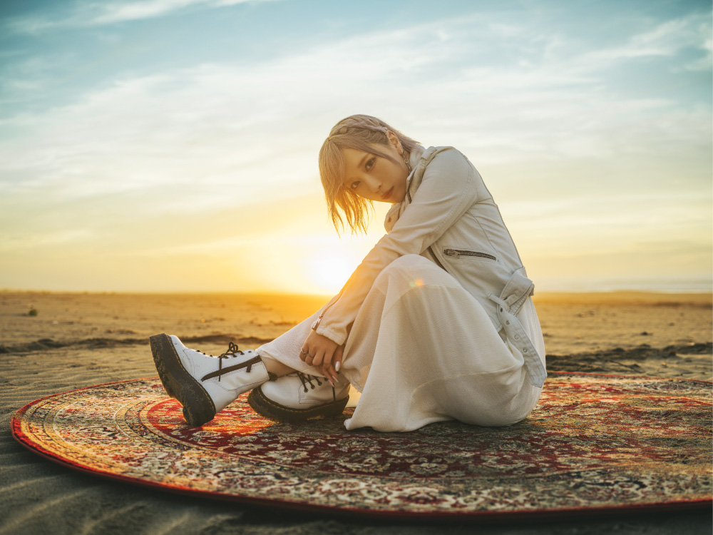 ReoNa、リスアニ！LIVEでAqua Timezから託された「決意の朝に」を熱唱。堀江晶太とサプライズ共演含む全6曲で初日トリを飾る