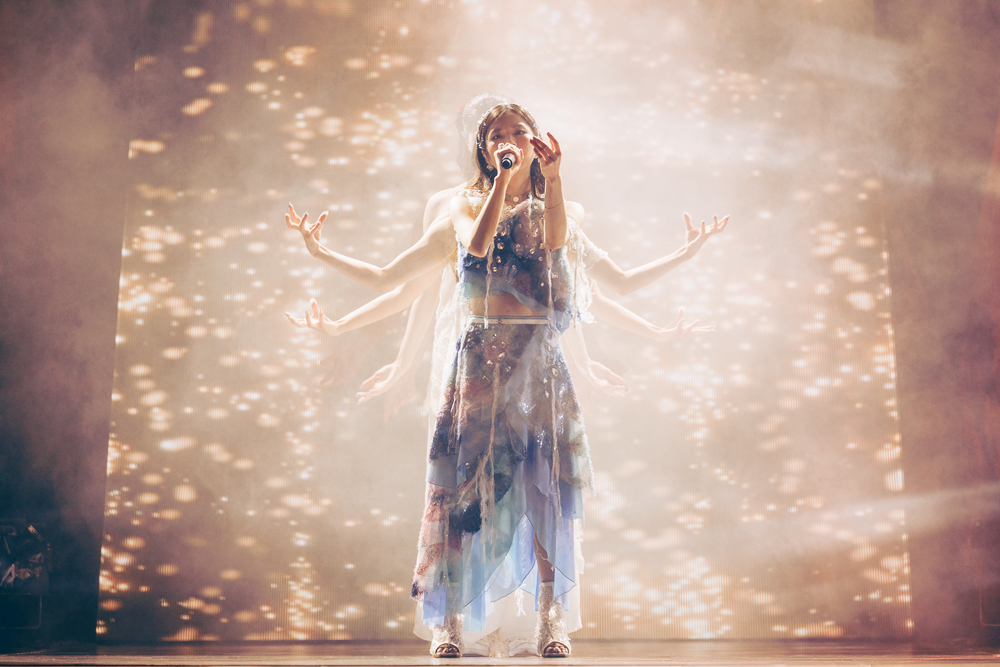 milet (ミレイ)　3年ぶり、2度目の日本武道館ライヴ『Ray of Water』開催！“水×ダンス”——milet史上初の演出で、新たな表現領域へ　五感を