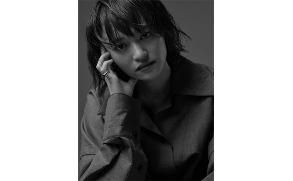 iri、先日配信開始した新曲「Crunchy」MUSIC VIDEO公開。