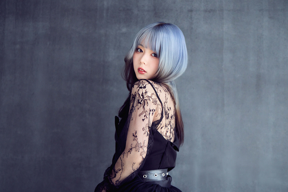 上田桃夏、プライベートレーベルから2カ月連続リリース！ 実験的な要素を詰め込んだ、対極にある2曲が話題。新ヴィジュアルも公開