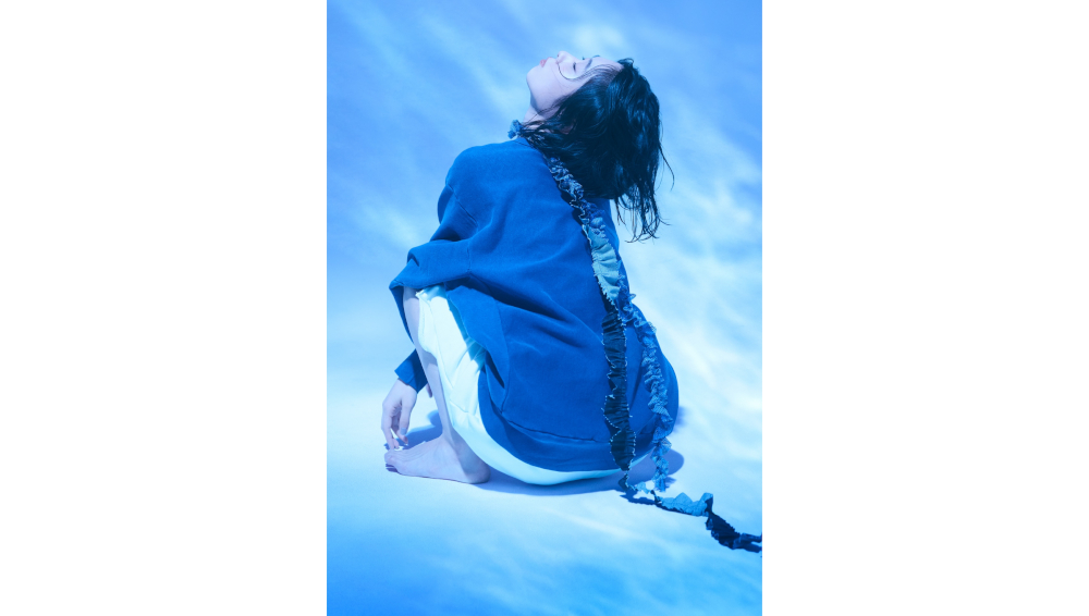 とた、10月劇場公開の映画『どこよりも遠い場所にいる君へ』の主題歌を担当