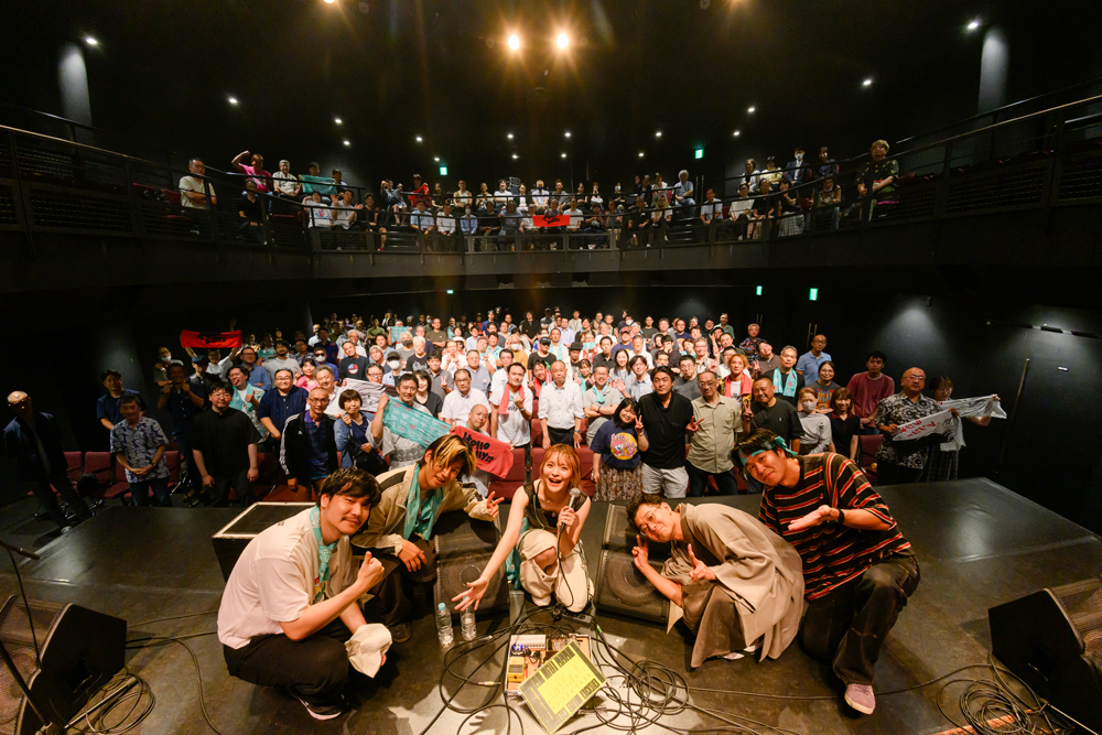 ailly、落語×音楽の融合で魅せた「コトダマ “其の一”」初のワンマンライブ＆新曲「フリックダンス」も発表