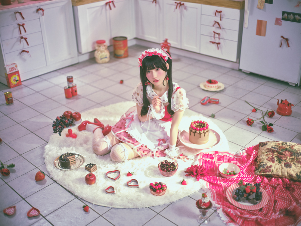 新感覚スイーツ楽曲プロジェクト「Salon Pattiss:Re」がオープン！リリース第一弾は「きゅるりんってしてみて」の逃げ水あむが岡村靖幸「だいすき」をカバ