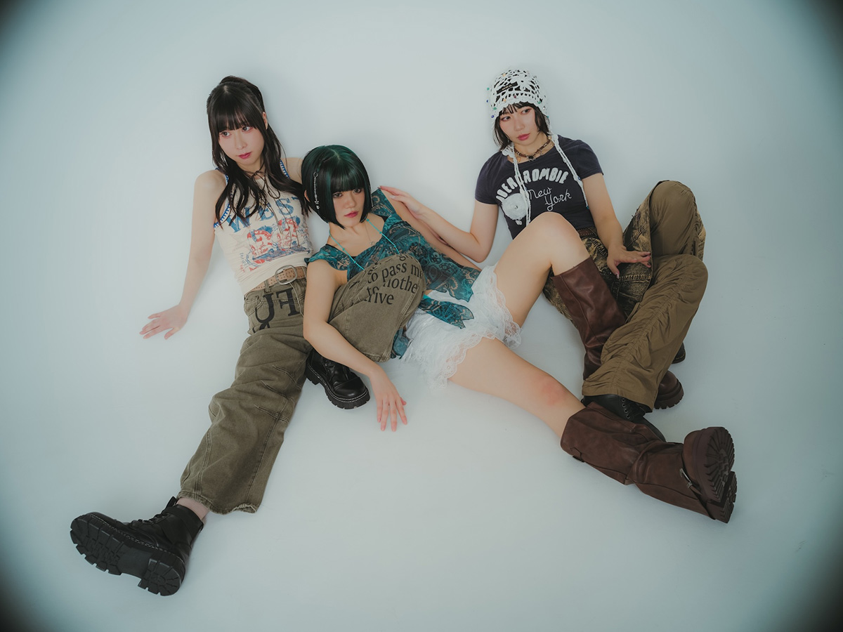 3人組ロックバンドSezko、1st EPリリースツアーの対バン発表！新アー写も公開