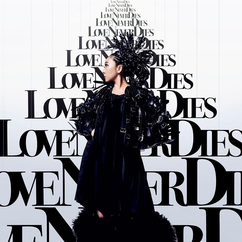 「LOVE NEVER DIES」完全生産限定豪華盤