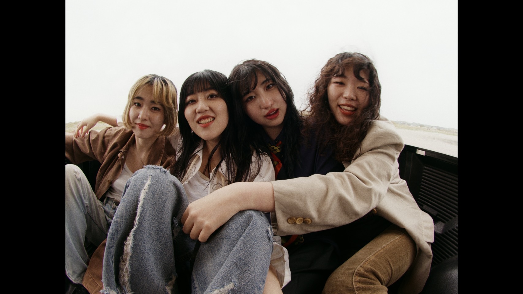 話題沸騰中の4人組ガールズバンドCHIANZがクラウドファン